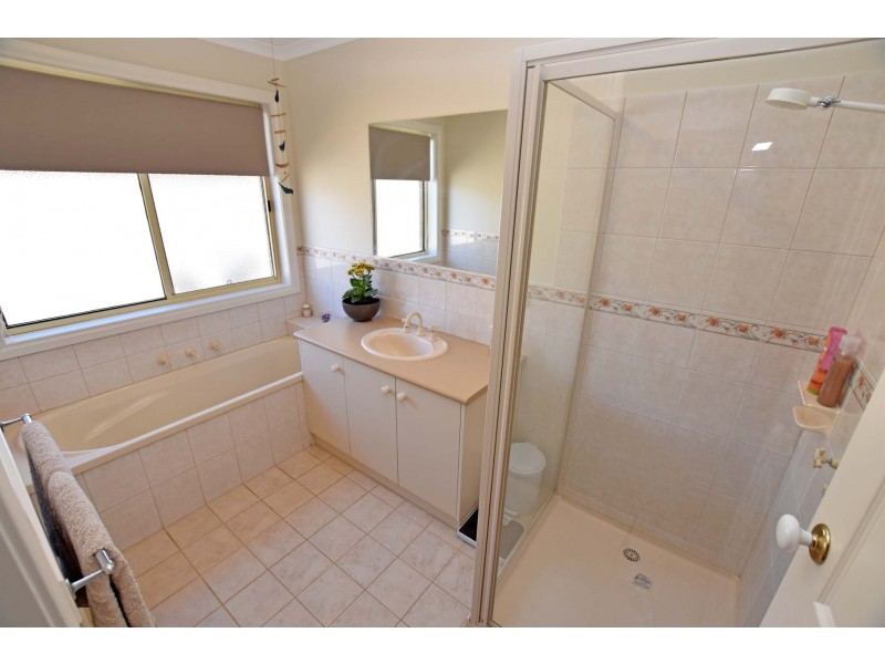 9 Deakin Grove, Tongala VIC 3621