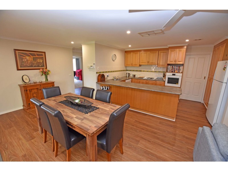 9 Deakin Grove, Tongala VIC 3621