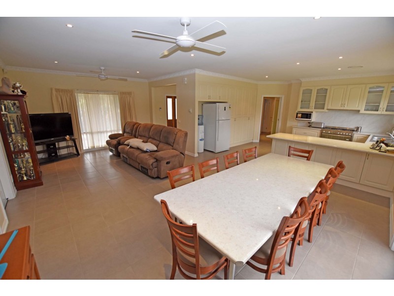 2 Jenmar Drive, Kyabram VIC 3620