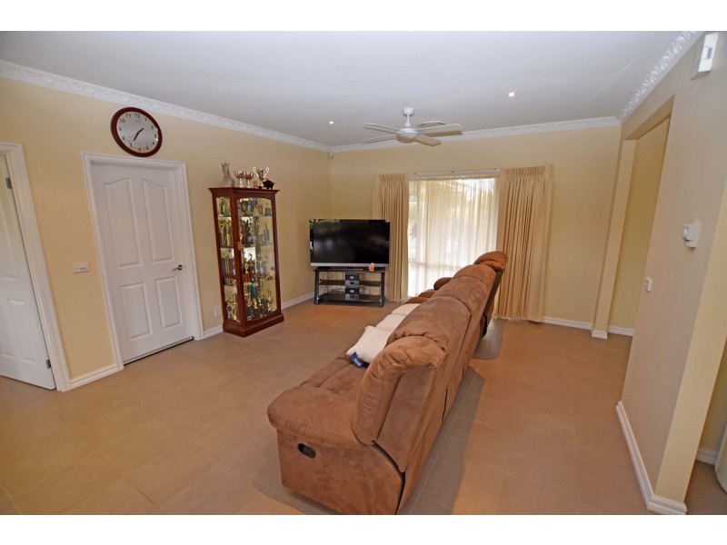 2 Jenmar Drive, Kyabram VIC 3620