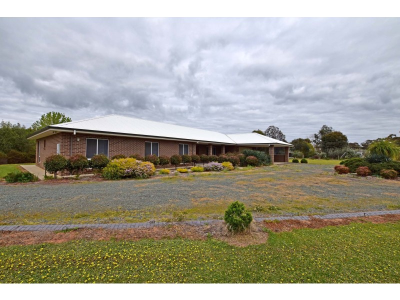 2 Jenmar Drive, Kyabram VIC 3620