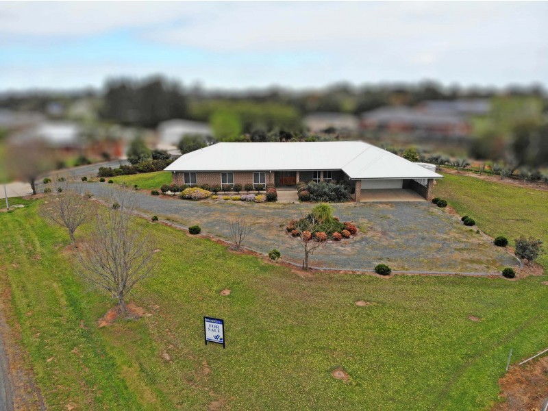 2 Jenmar Drive, Kyabram VIC 3620