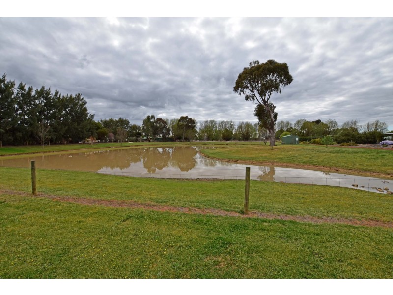 2 Jenmar Drive, Kyabram VIC 3620