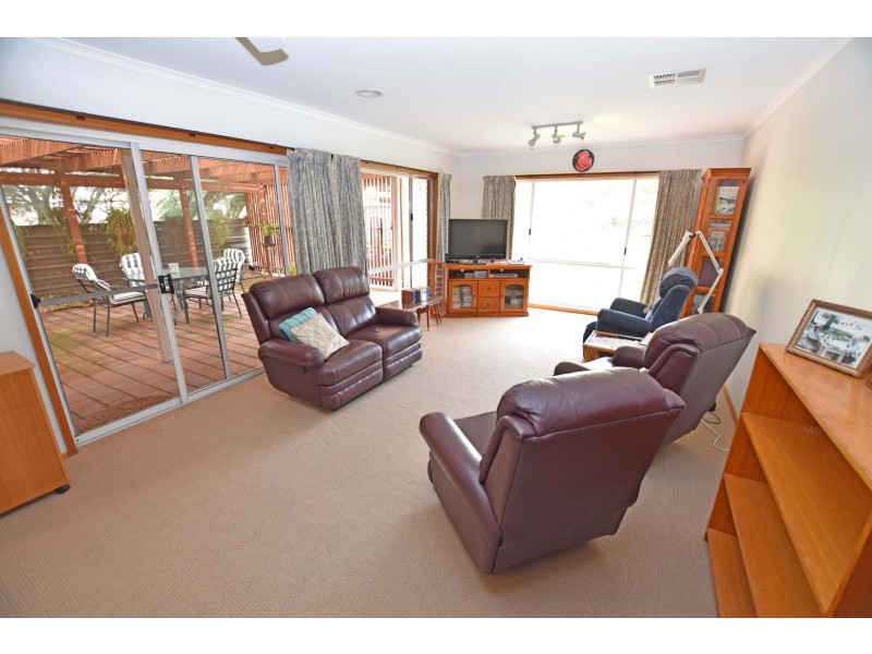 11 Outram Avenue, Kyabram VIC 3620