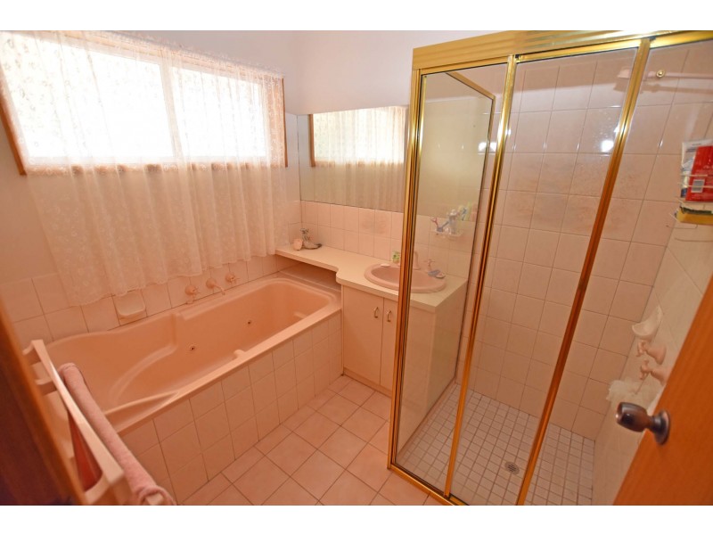 11 Outram Avenue, Kyabram VIC 3620