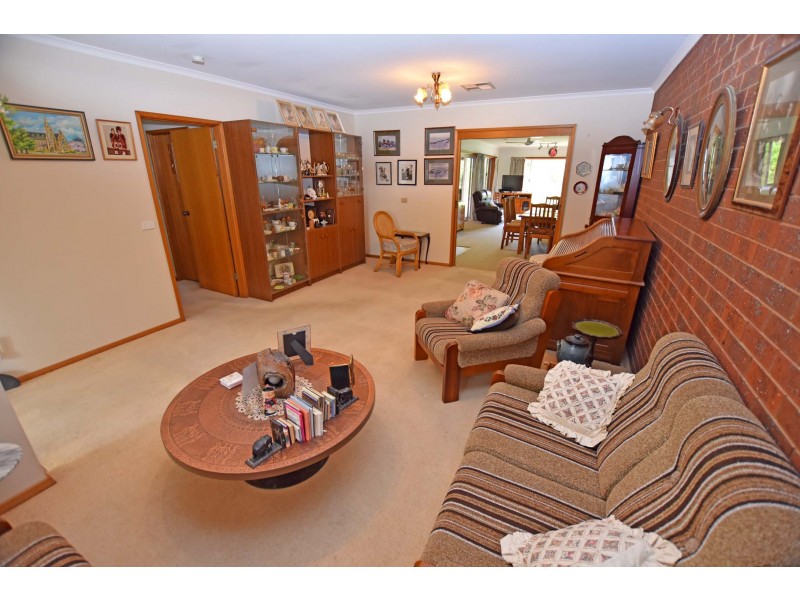 11 Outram Avenue, Kyabram VIC 3620