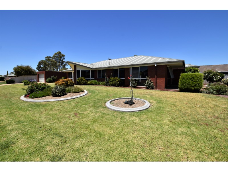 37 Munro Crescent, Kyabram VIC 3620