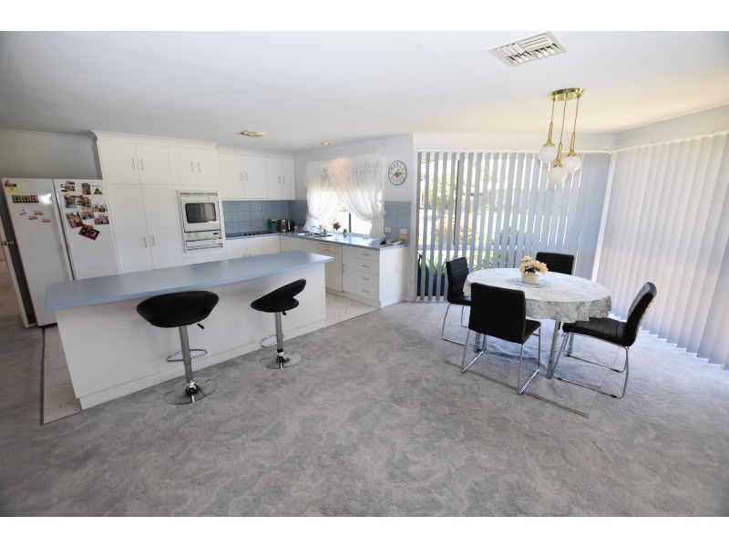 37 Munro Crescent, Kyabram VIC 3620