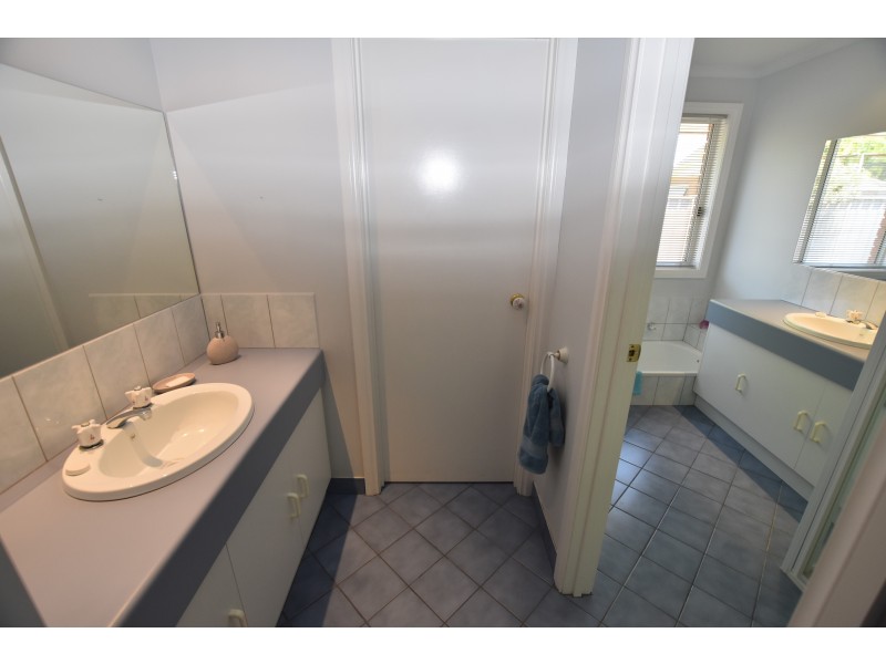 37 Munro Crescent, Kyabram VIC 3620