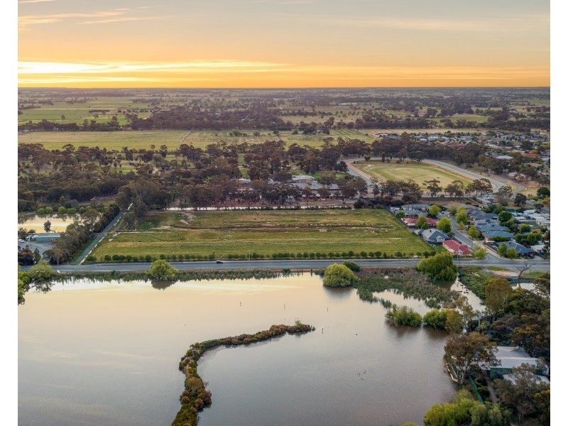 16-19 & 32-46 Lake Road, Kyabram VIC 3620