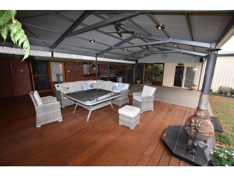 15 Devine Road, Kialla West VIC 3631