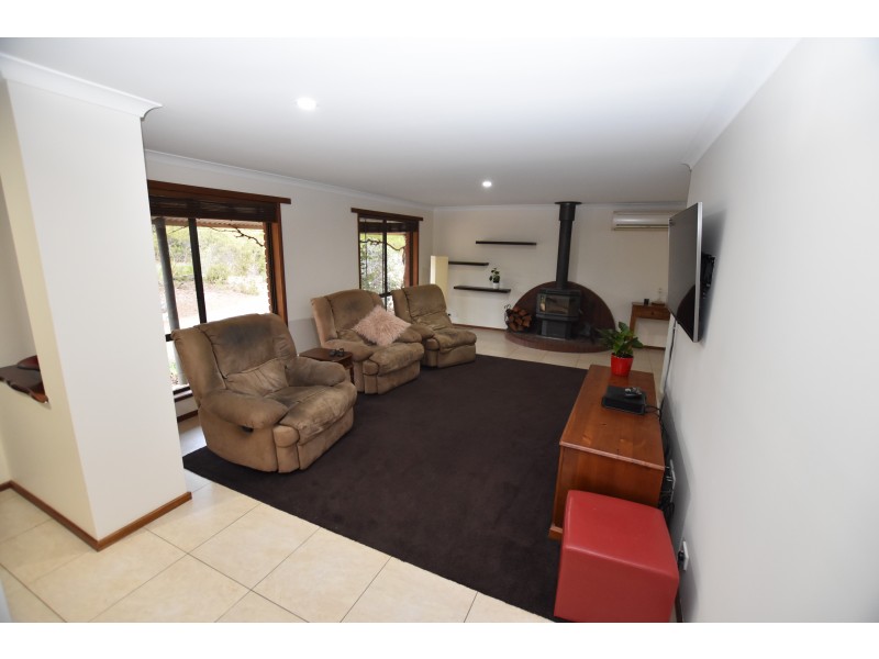 15 Devine Road, Kialla West VIC 3631