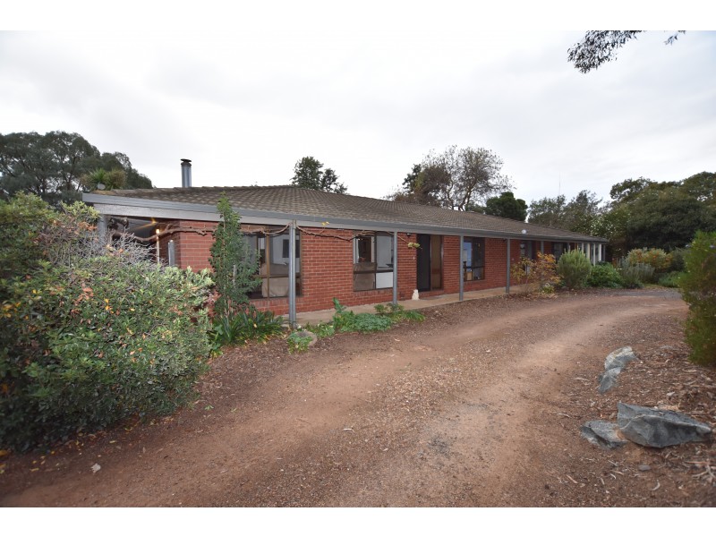 15 Devine Road, Kialla West VIC 3631