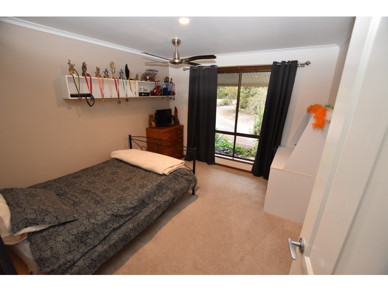 15 Devine Road, Kialla West VIC 3631