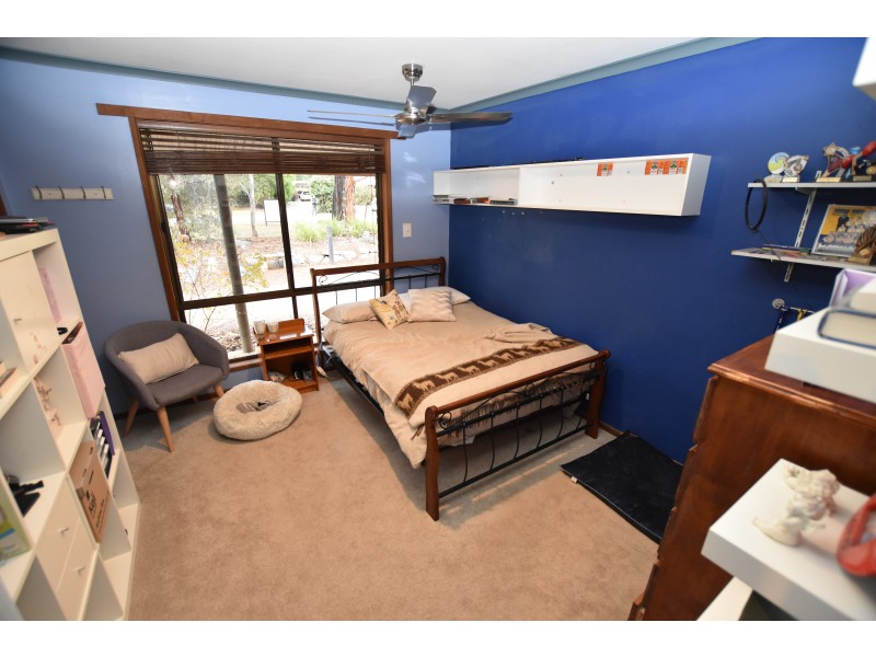 15 Devine Road, Kialla West VIC 3631