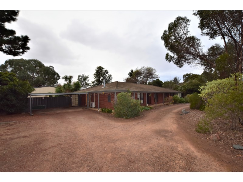 15 Devine Road, Kialla West VIC 3631