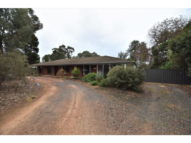 15 Devine Road, Kialla West VIC 3631