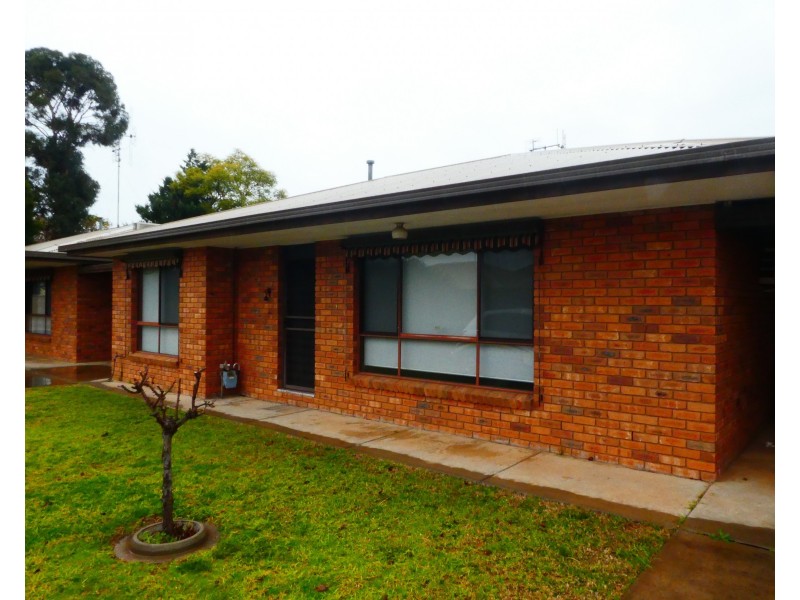 2/27 Fenaughty Street, Kyabram VIC 3620