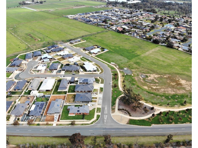 1,2,3,4 & 5 Orbit Place, Sunshine Estate, Kyabram VIC 3620