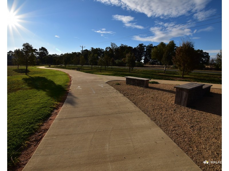 7 Orbit Place, Kyabram VIC 3620