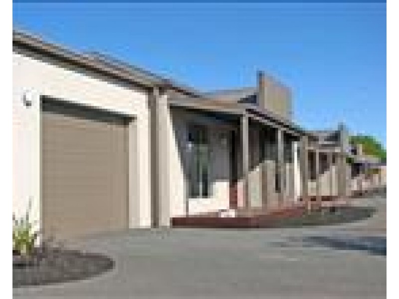 2/64 Edis Street, Kyabram VIC 3620
