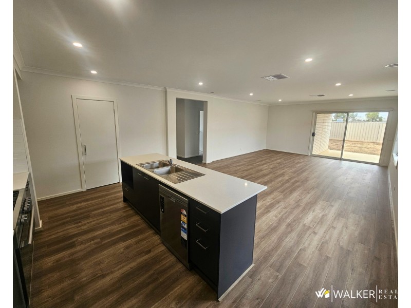 49 Biyala Circuit, Kyabram VIC 3620
