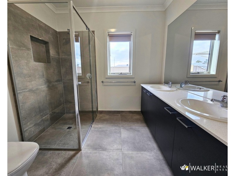49 Biyala Circuit, Kyabram VIC 3620
