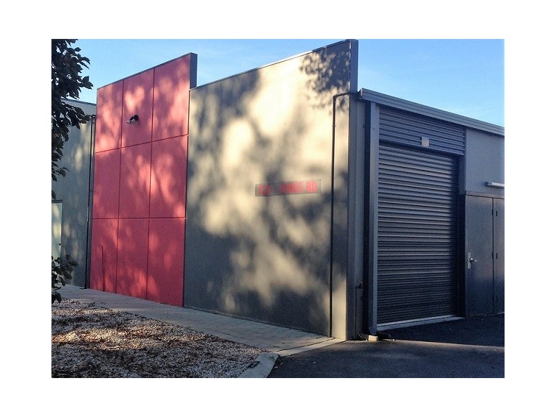 1/12A Hines Road, O’connor WA 6163