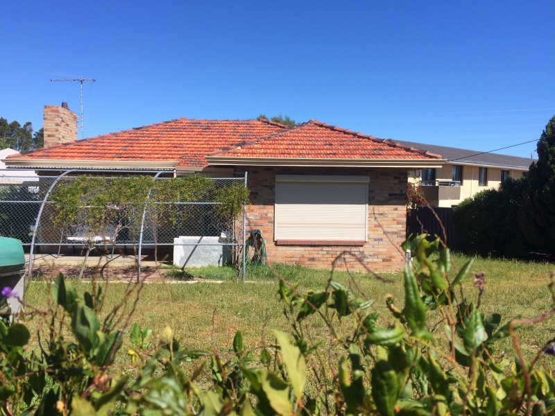 26 Lorraine Place, Hamilton Hill WA 6163