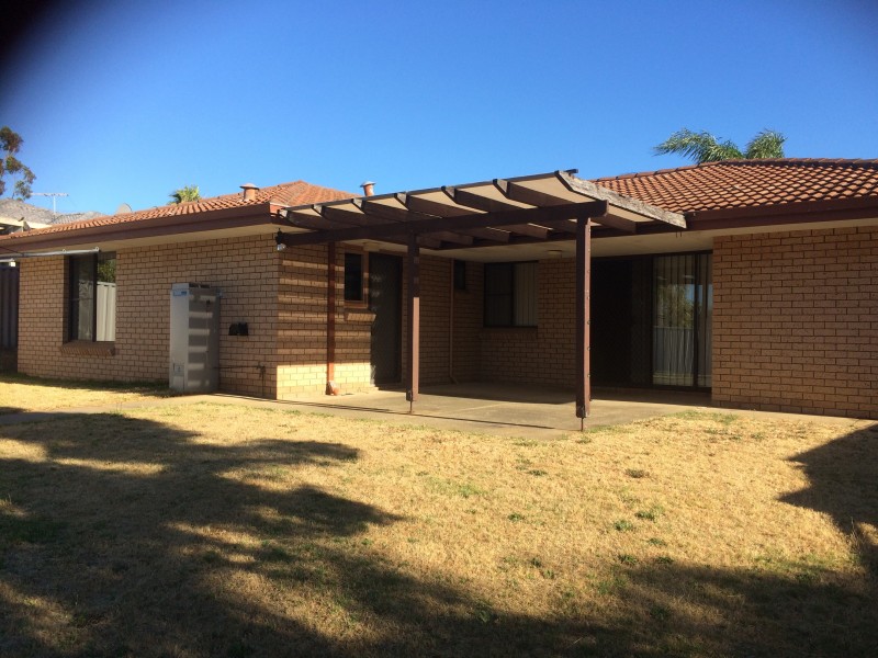 13 Darkins Retreat, Parmelia WA 6167