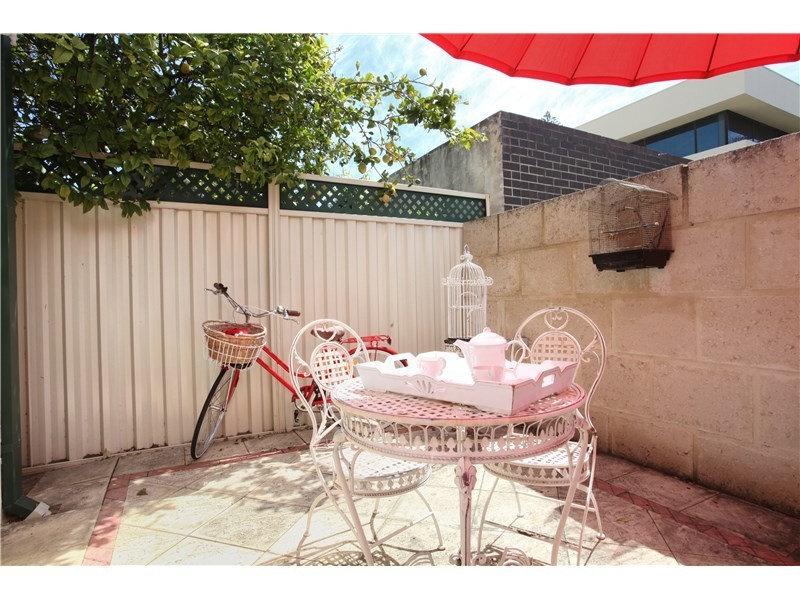 2/10 Suffolk Street, Fremantle WA 6160