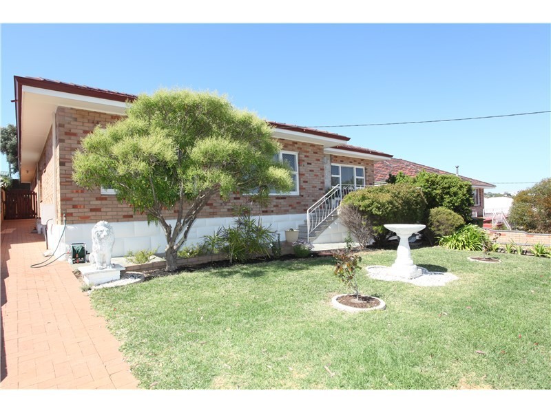 22 Simper Crescent, White Gum Valley WA 6162