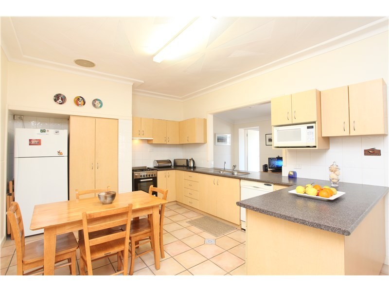 22 Simper Crescent, White Gum Valley WA 6162