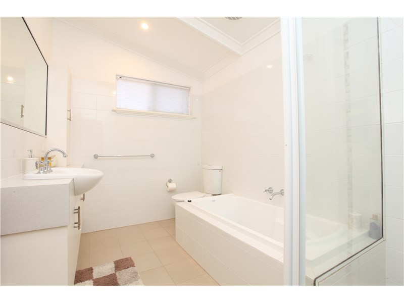 22 Simper Crescent, White Gum Valley WA 6162