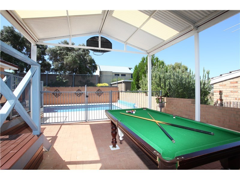 22 Simper Crescent, White Gum Valley WA 6162