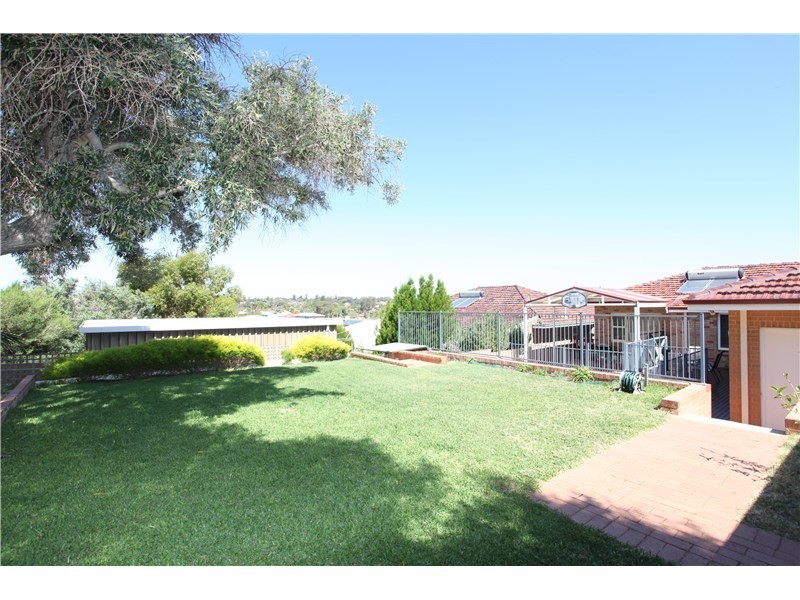 22 Simper Crescent, White Gum Valley WA 6162