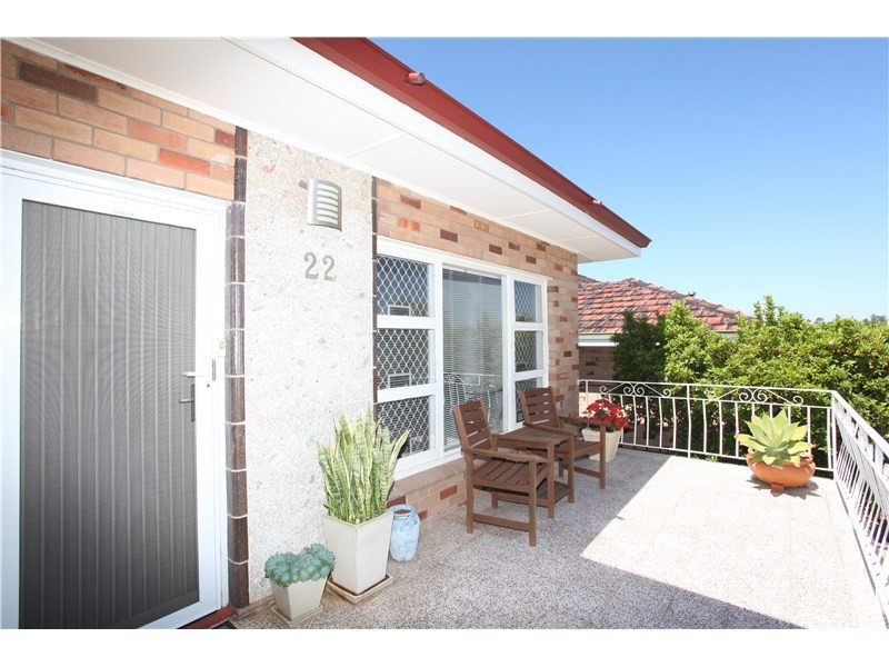 22 Simper Crescent, White Gum Valley WA 6162