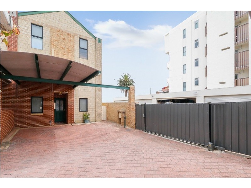 4/14 Boyd Crescent, Hamilton Hill WA 6163