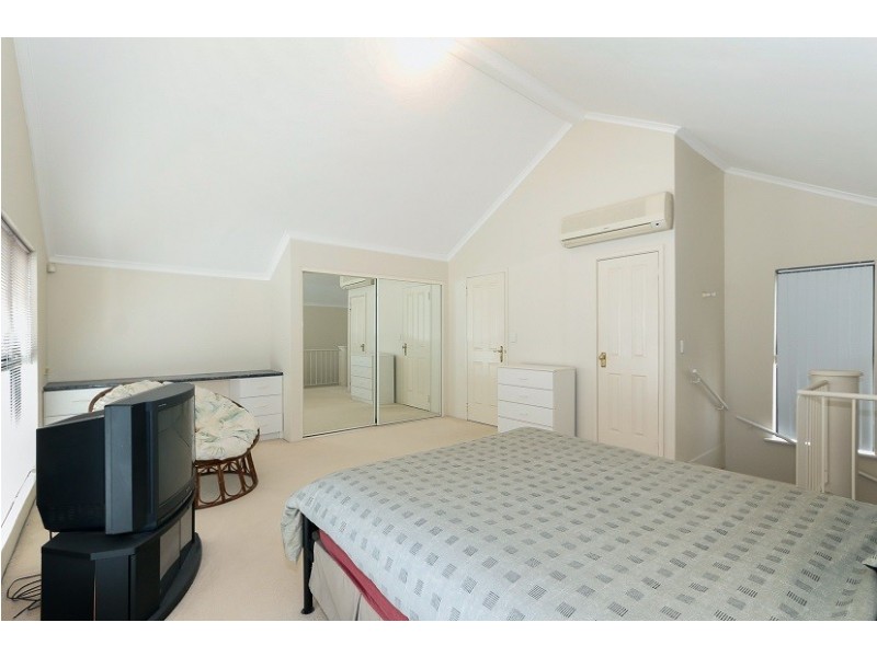 4/14 Boyd Crescent, Hamilton Hill WA 6163