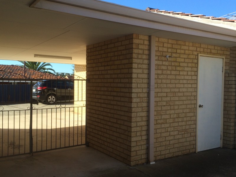 220B Carrington Street, Hilton WA 6163