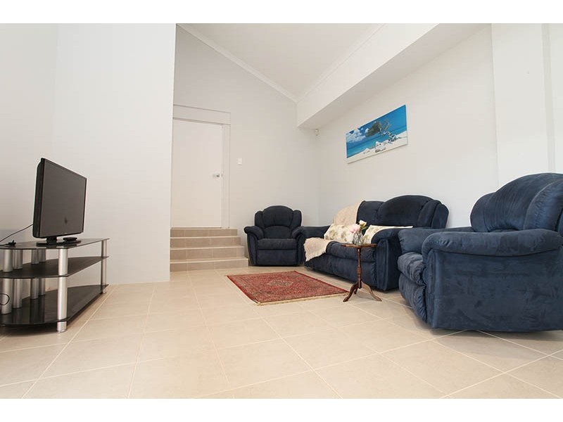 A/13 Clara, Hamilton Hill WA 6163