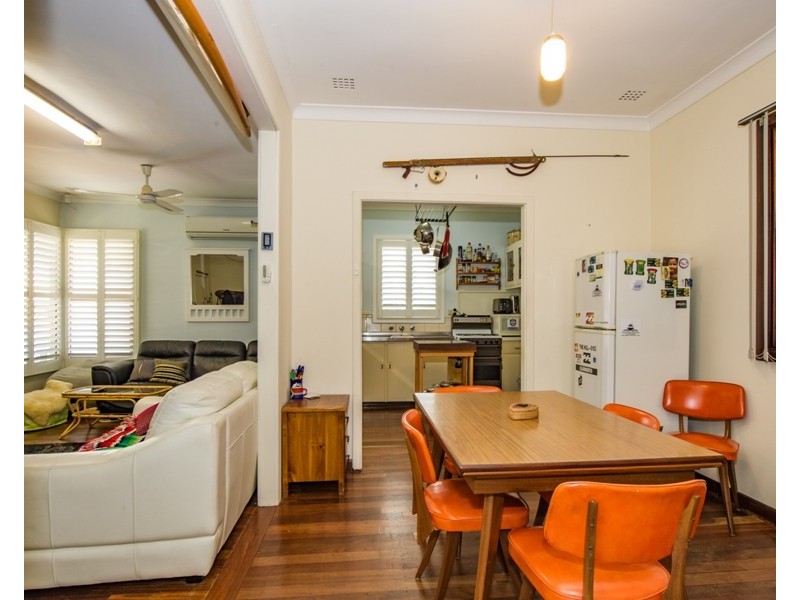 6 Bitton Street, Hamilton Hill WA 6163