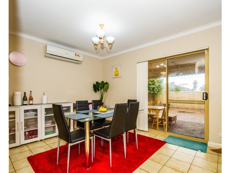 220B Carrington Street, Hilton WA 6163
