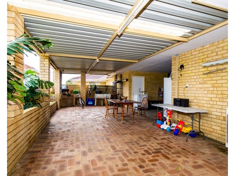 220A Carrington Street, Hilton WA 6163