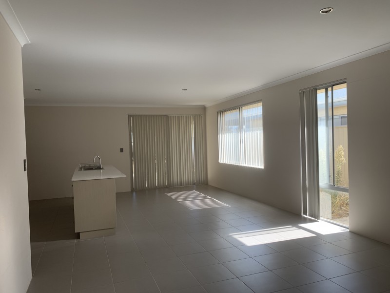 10 Tiliqua Crescent, Wandi WA 6167