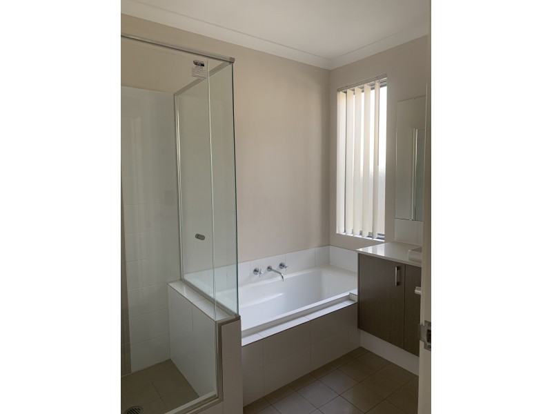 10 Tiliqua Crescent, Wandi WA 6167