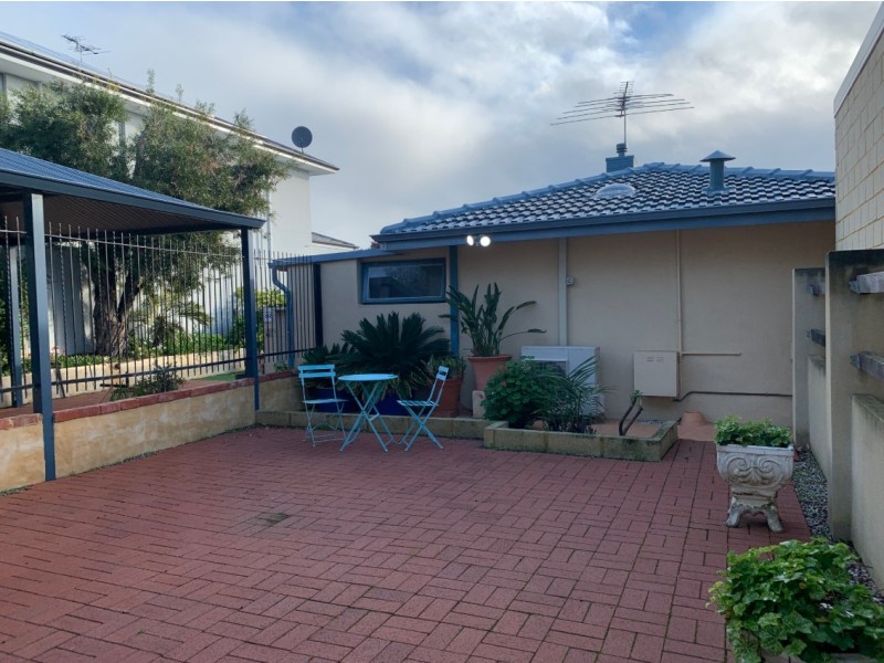 1A Barfield Place, Beaconsfield WA 6162
