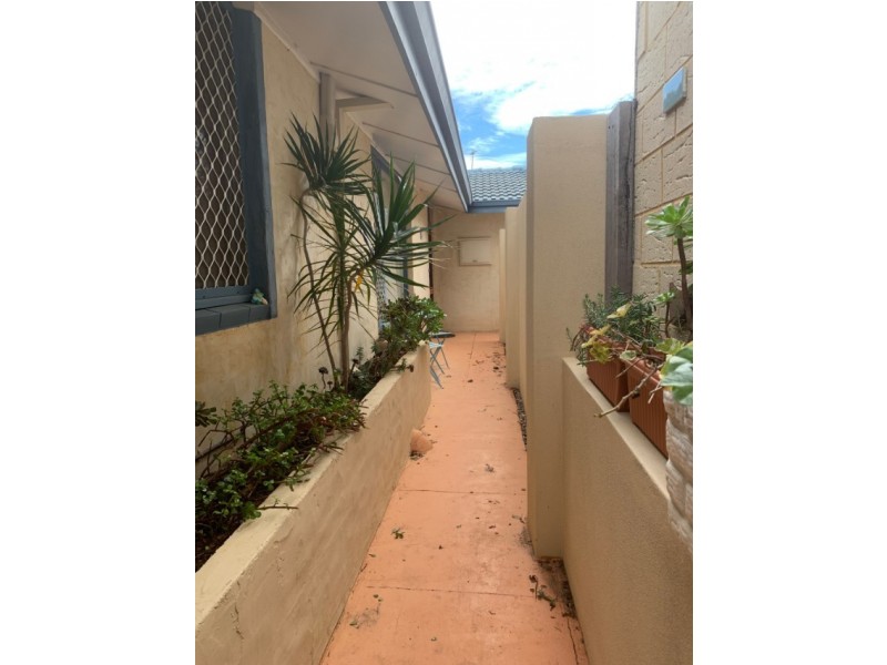 1A Barfield Place, Beaconsfield WA 6162