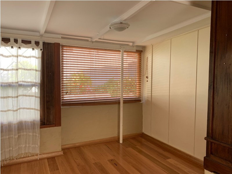 1A Barfield Place, Beaconsfield WA 6162