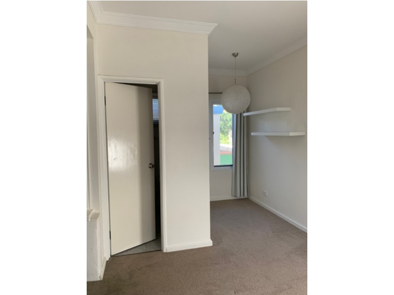 1A Barfield Place, Beaconsfield WA 6162